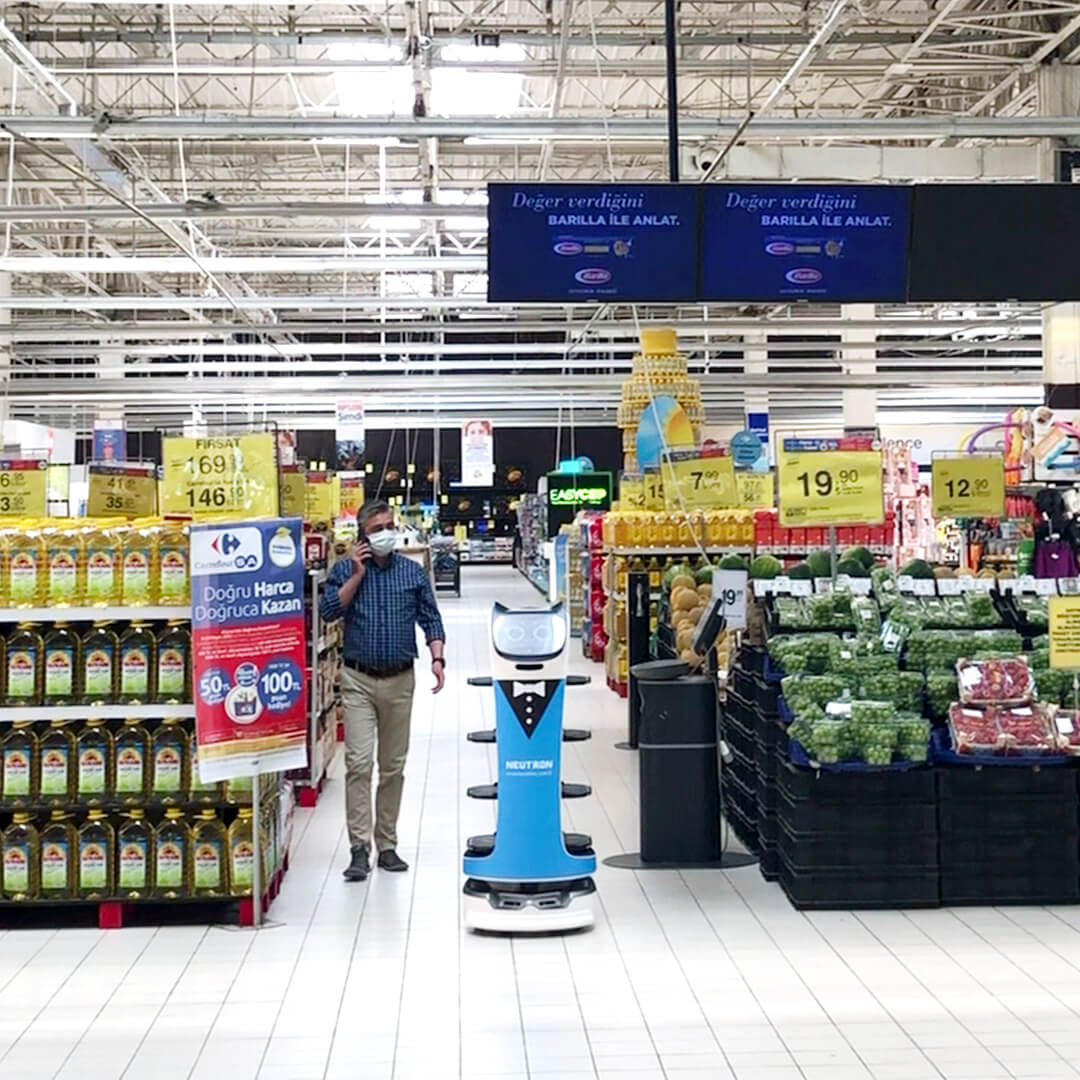 Roboter im Supermarkt.